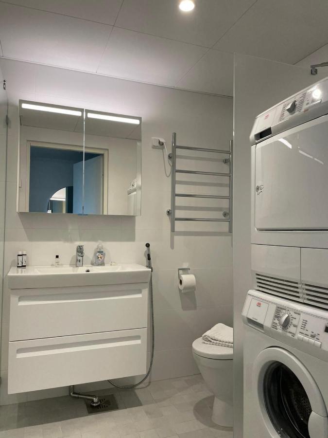 Ainoa Shopping Center Apartments - Tapiola Эспоо Экстерьер фото